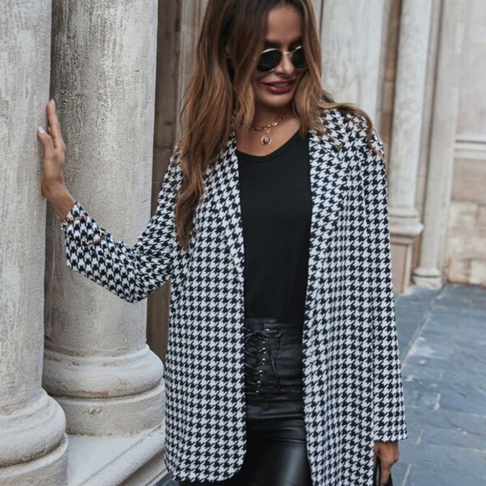 Classic Houndstooth Open Front button detail back - Picture 3 of 10